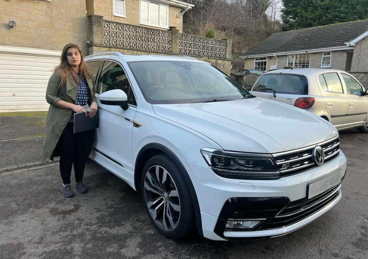 Customer handover with a Volkswagen Tiguan